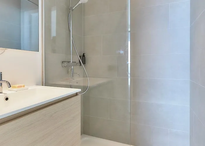 Lecomte - Stunning View Over Sea & 149 *